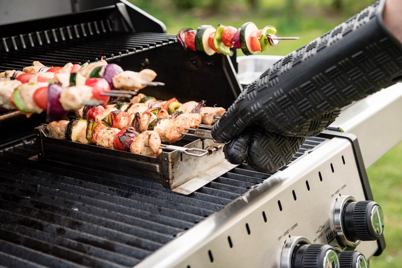 szaszłyki na grillu